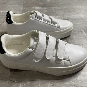 I slides 7 1/2 white leather Nwob shoes